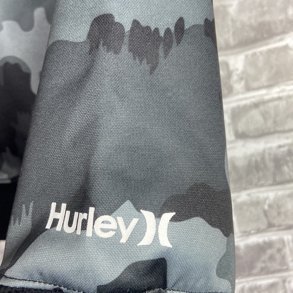 Hurley - Picture 3 of 6